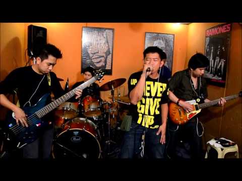 在 YouTube 上观看 Seperate Ways (Obra Samsaman Cover) 在 YouTube 上观看 Seperate Ways (Obra Samsaman Cover)