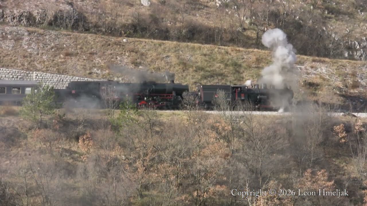 Posebni muzejski vlak z lokomotivama SŽ 25-026 in 33-037.