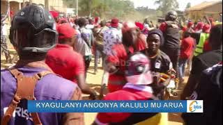 Kyagulanyi Taggwayo , Atolose ku Baserikale n'Alinnya Ppiki Neyeeyongerayo n'Olugendo lwe