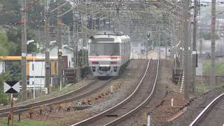 滋賀県石山駅を通過する特急ワイドビューひだ JR Limited Express HIDA at Kusatsu Station, 27 Apr 2019.