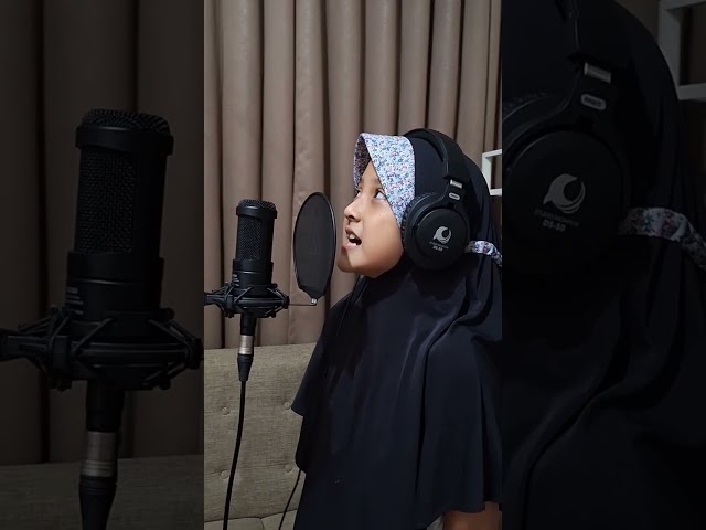 Keseruan Alula Aisy saat take vocal Rindu Muhammadku (cover) #alulaaisy class=