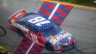 Kyle Busch and Kyle Larson beat and bang for the win at Chicagoland Speedway 2018!!