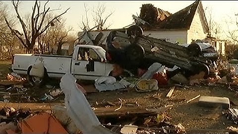 Tornadoes tear through US Midwest