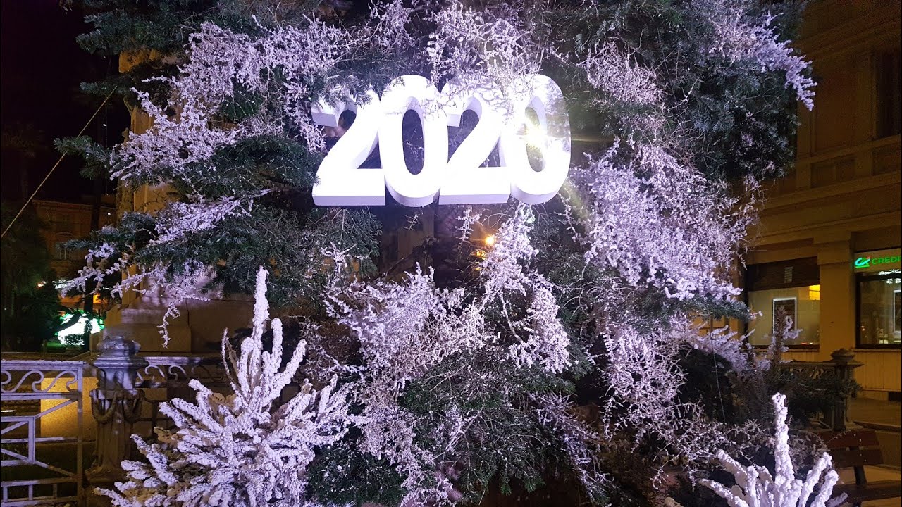 أجواء إحتفالات رأس السنة 2020 في مدينة sanremo الإيطالية - YouTube