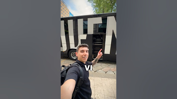 Let's discover the JUVENTUS bus⚪️⚫️ #shorts #football #juventus