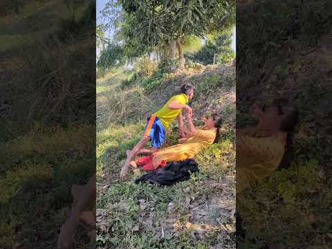 اکیلے میں مزے کررہاہے 