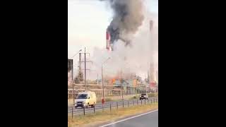 В Ярославле горит НПЗ — в сети появились кадры пожараПо видео видно открытое горение на территории
