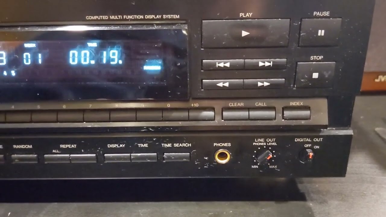 Denon DCD 1560 audiophile CD player - YouTube