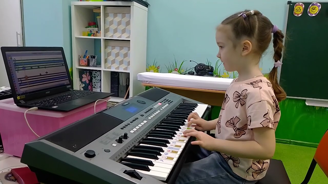 Soft Mozart Academy 2026: Agatha (4) plays Humpty Dumpty (P3 +
