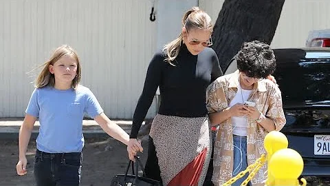 Jennifer Lopez Bonds With Ben Affleck And Jennifer...