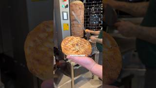 Bei uns gibt es nur Hausbrot 🥙 #döner