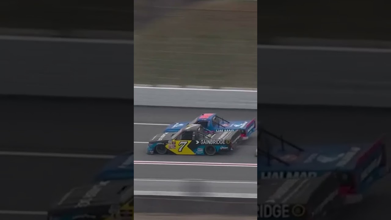 Kyle Busch timed it PERFECT! 🕦 