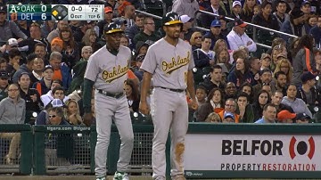 OAK@DET: Semien doubles, goes to third on error