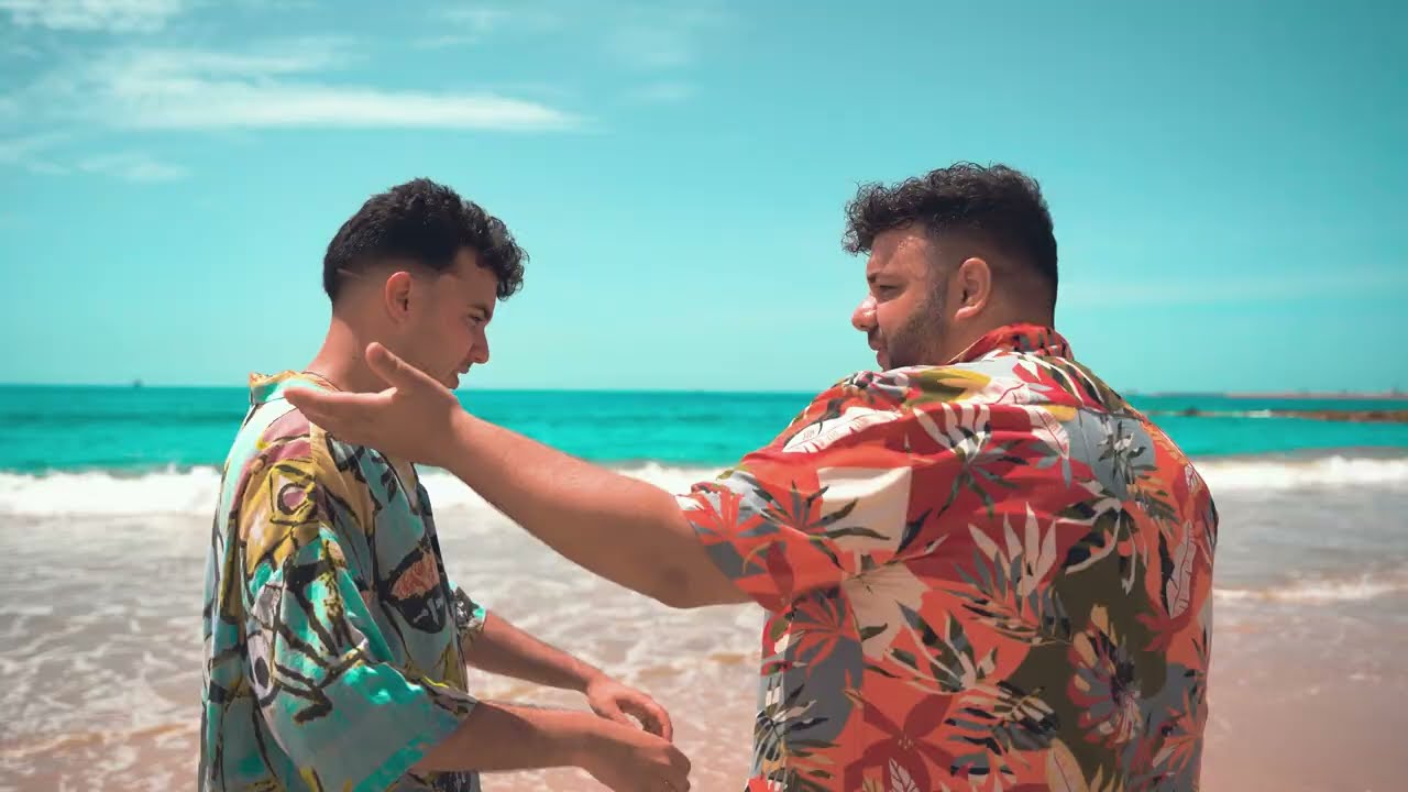 BAMBÚ - La Doble M auf YouTube ansehen BAMBÚ - La Doble M auf YouTube ansehen