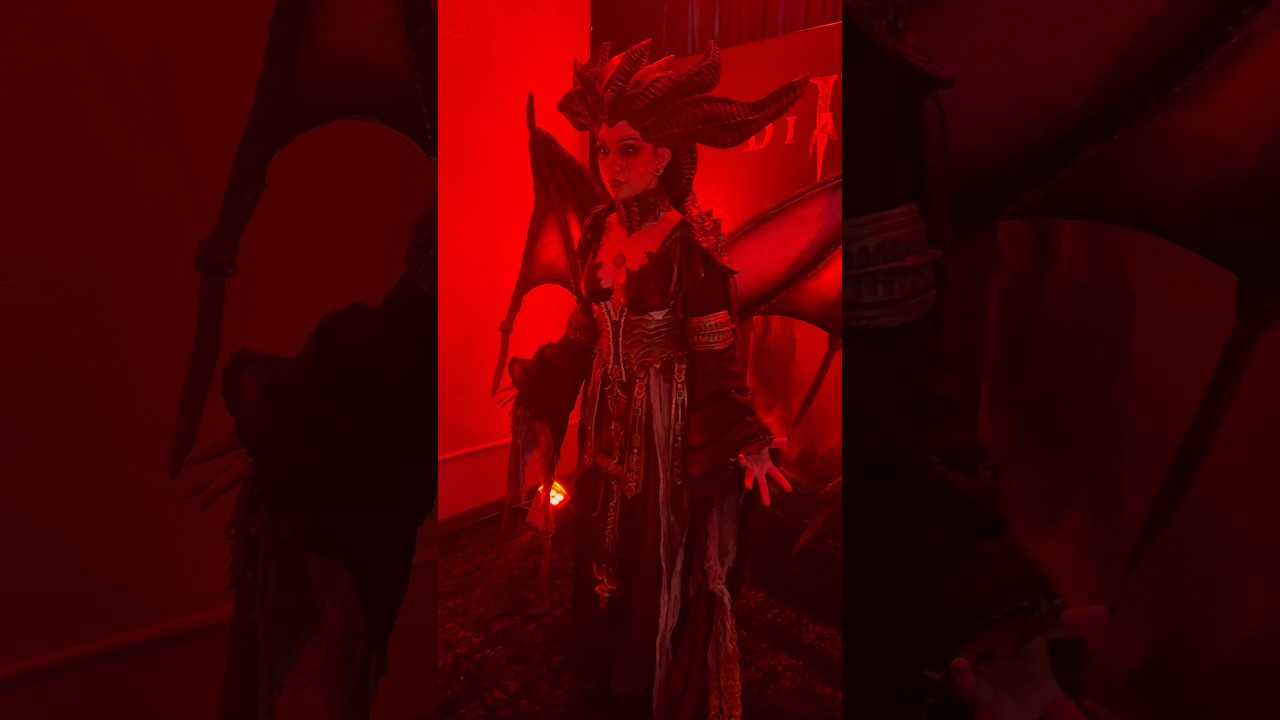 Part time Softie Part Time Emo Girl🥹✨🖤 some things never change ! #costume #costumedesign #cosplay