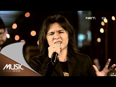 Alex Rudiart - Aku Milikmu (Dewa  Cover) (Live at Music Everywhere) *