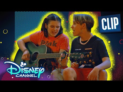 Hakuna Matata! 🦁| BUNK'D | @disneychannelanimation