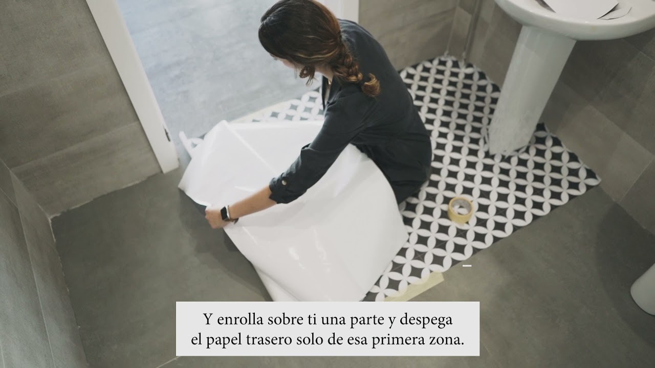 Cómo reformar el baño con un suelo vinílico autoadhesivo