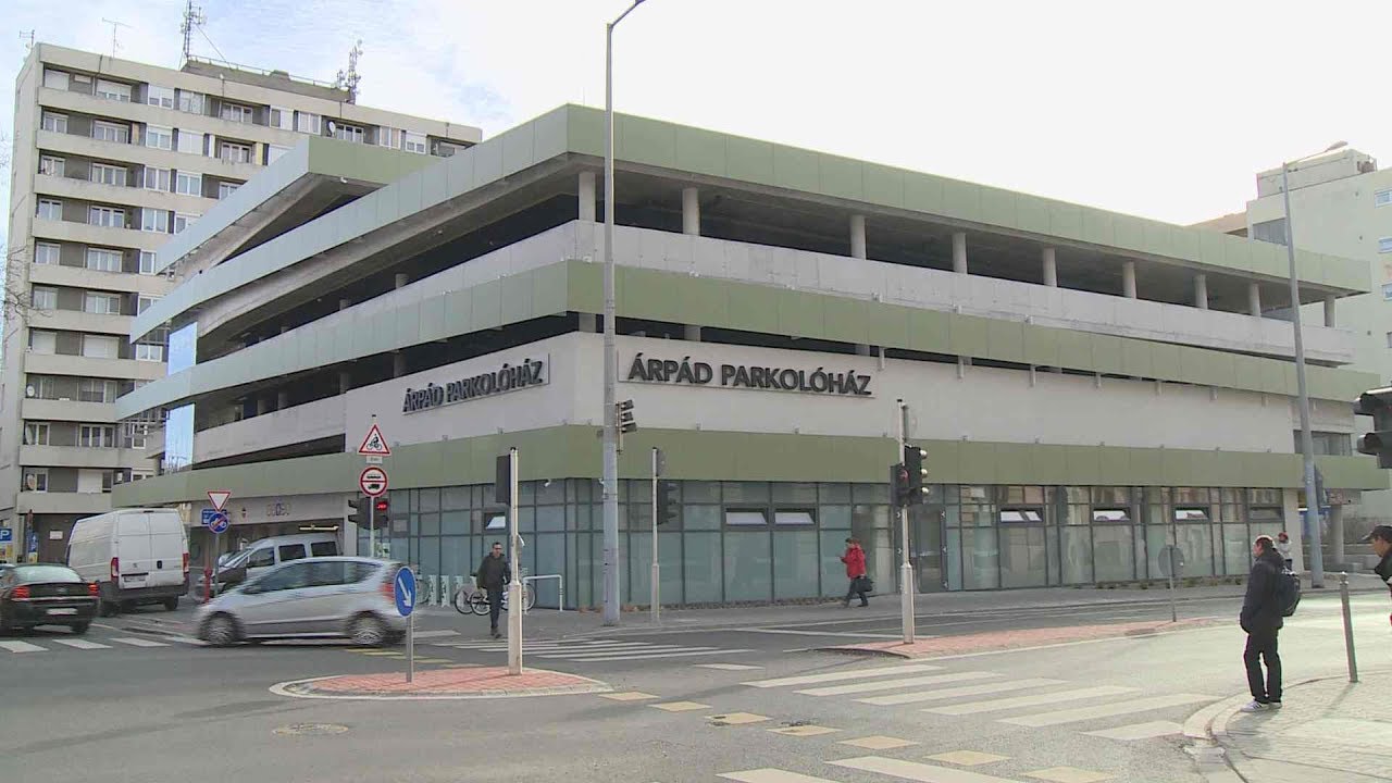 Ezért kellett: jól pörög a parkolóház