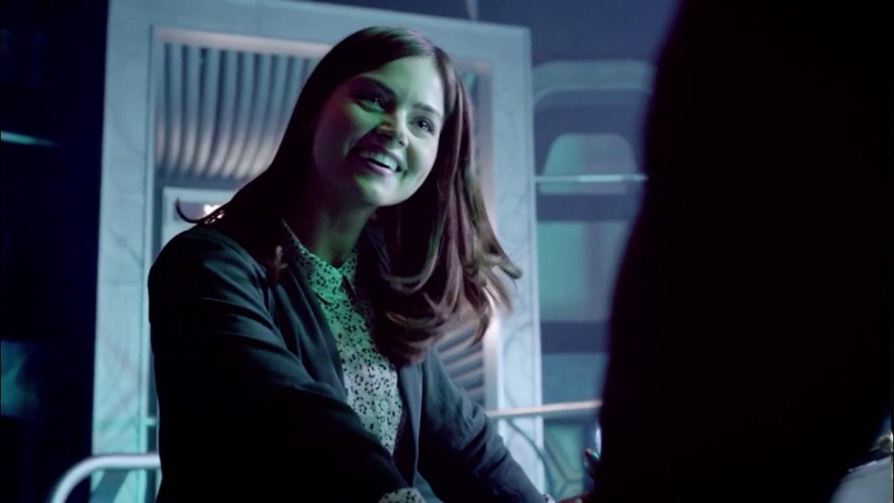 Scene part. Кейт сигел касл. theodora crain. кейт сигел фильмы. jenna coleman the serpent beach scene.