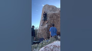 Scatterbrain V6 : Joshua Tree Bouldering