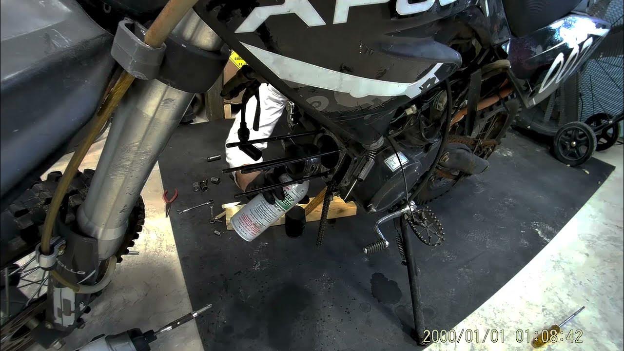 HOW TO REMOVE A STUCK WRIST PIN FROM YOUR PISTON Apollo 125cc Dirt Bike