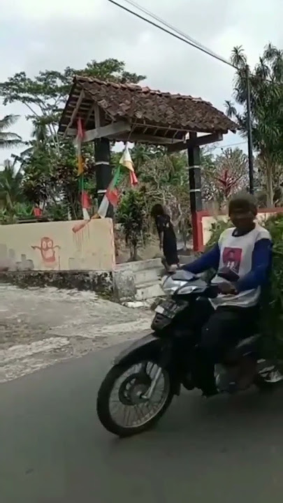 Woi...Tangi woi wis awan...    #shorts #makam #gila #oranggila