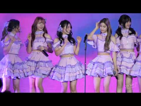 BNK48 Fond - Kimi wa Melody @ The Magical Christmas, The EmQuartier [Fancam 4K 60p] 221225