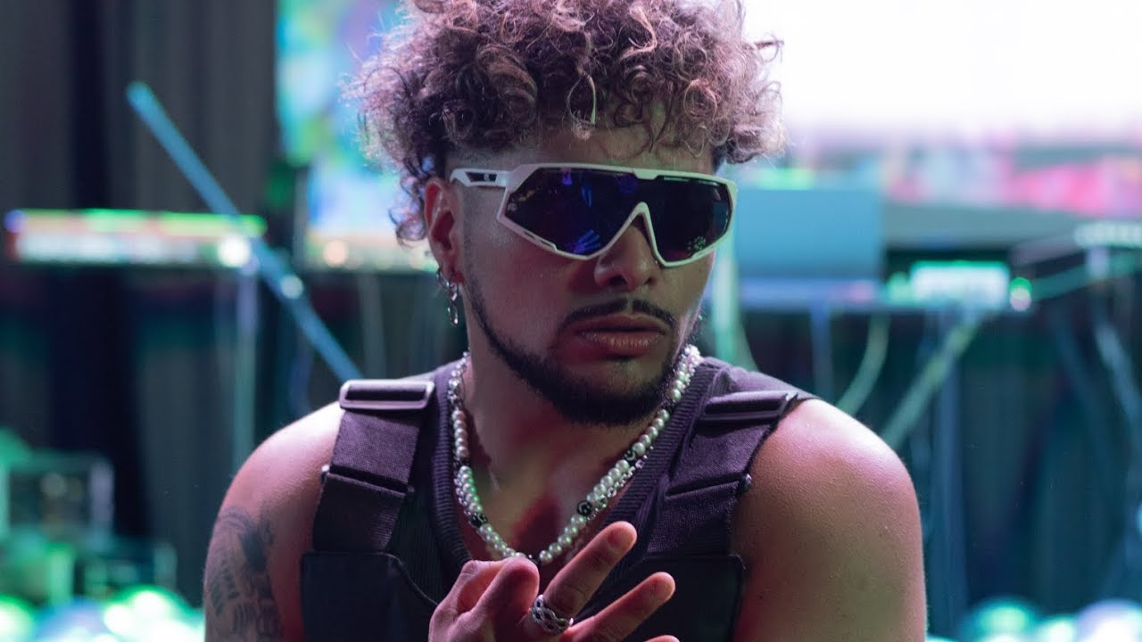 Guarda MAIVA - HECHIZO (VIDEO OFFICIAL) su YouTube Guarda MAIVA - HECHIZO (VIDEO OFFICIAL) su YouTube
