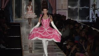 Bella Hadid, Gigi Hadid, Kaia Gerber and more on the runway for the Moschino Fashion Show in Milan