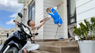 Cutis Panicked Running Everywhere Looking For Dad