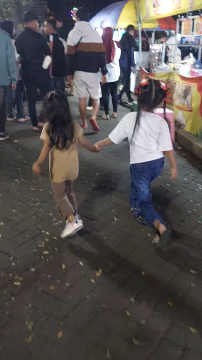 Dua Sahabat Bergandengan #short #shorts