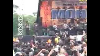 monata pelan pelan saja