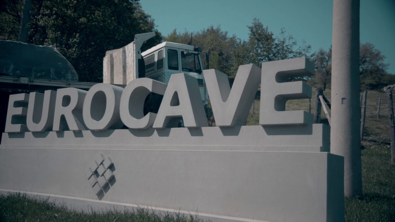 Eurocave estrazione e lavorazione pietra serena youtube Lavorazione pietra serena