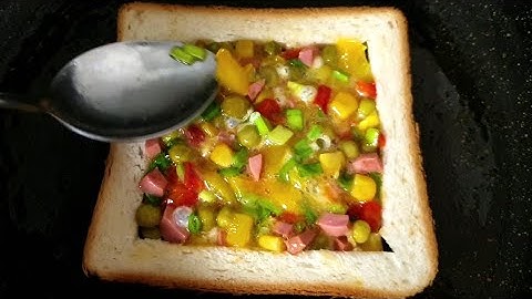 맛있는 아침 식사. 한국의 유명한 길거리 음식. 토스트
