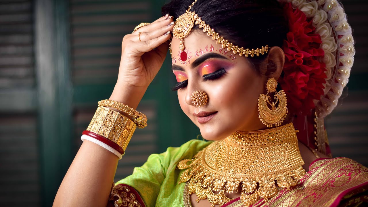 Bride in traditional bengali Stock Photos and Images | agefotostock