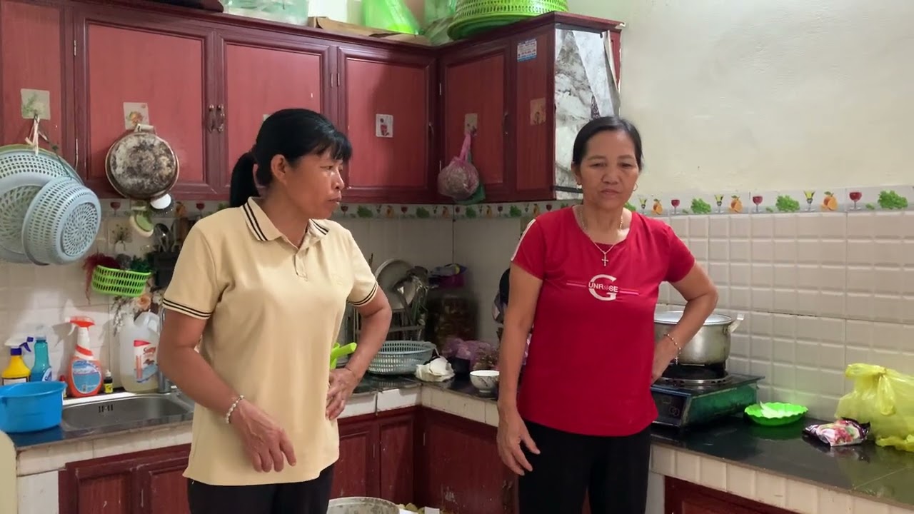 Tại thằng toàn hết. Bà quế phát khóc khi toàn gây chuyện giờ bà quyển còn bắt bồi thường nữa 
