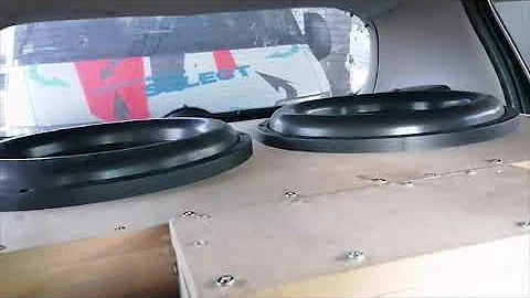 2 skar zvx 15 on 2 Taramps bass 3k little flex