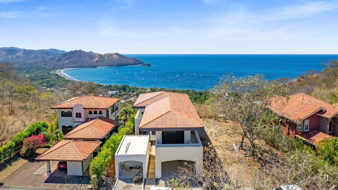 FOR SALE - BIG VIEW HOUSE - Cacique 115 - 5 bed, 5.5 Bath, Playas del Coco, Papagayo, Costa Rica.