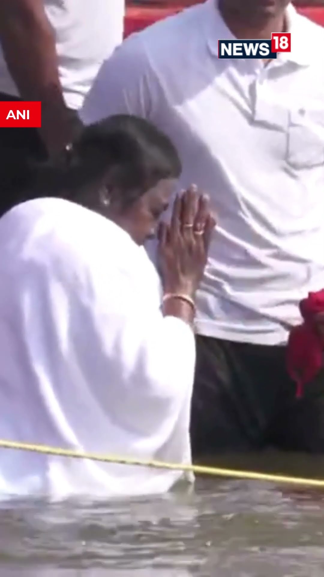 #WATCH | President Droupadi Murmu Takes A Holy Dip at Triveni Sangam in Maha Kumbh Mela | N18K