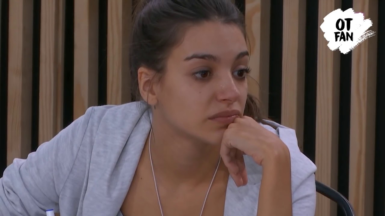 OT2017 ANA GUERRA se EMOCIONA escribiendo a ROI y JUAN ANTONIO - BcnXico77