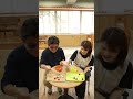 【 対決 】園長vs保育士！箸で早く集めたら勝ち おうちあそび 子ども 箸の練習 食育 育児 funny #shorts