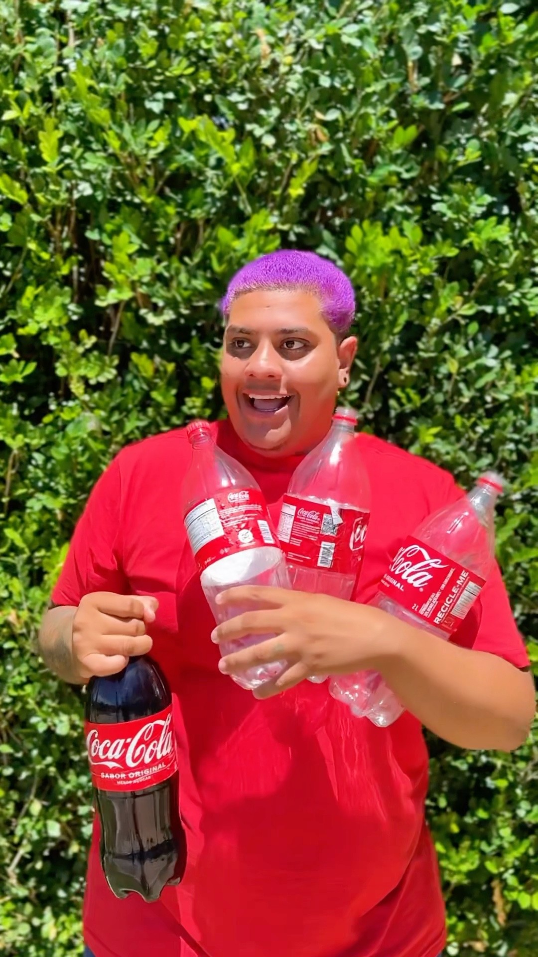 Meu amigo Bryan é viciado em coca cola * mansão SOPHIA