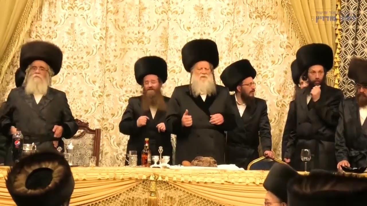 כניסת רבינו שליט"א והניגון החדש בשמחת החתונה ט"ז סיון תשפ"ג