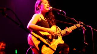 The Goldfish Song -Kina Grannis El Rey (live) 12.10.10