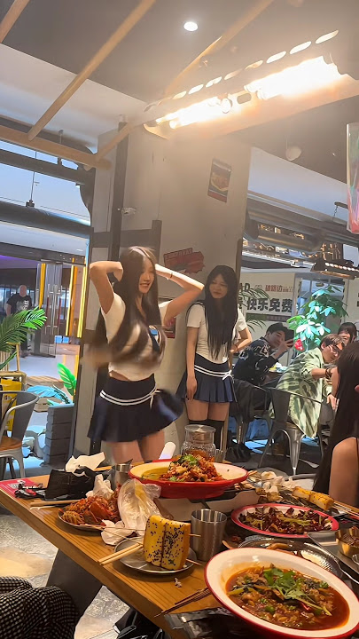 Waitress is so 🔥#waitress #japanese