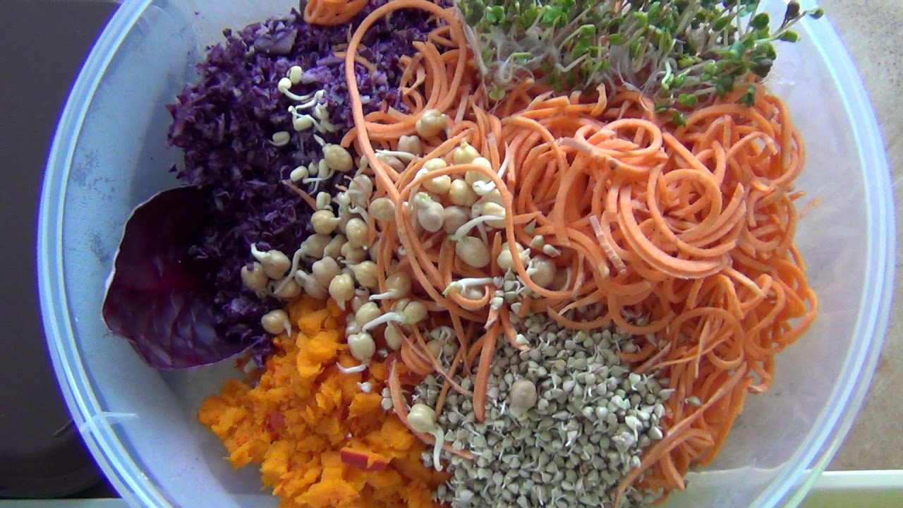 Rohkost zum Probieren: Sauerkraut, Nudeln &amp; Cracker. Salz- &amp; beste ...