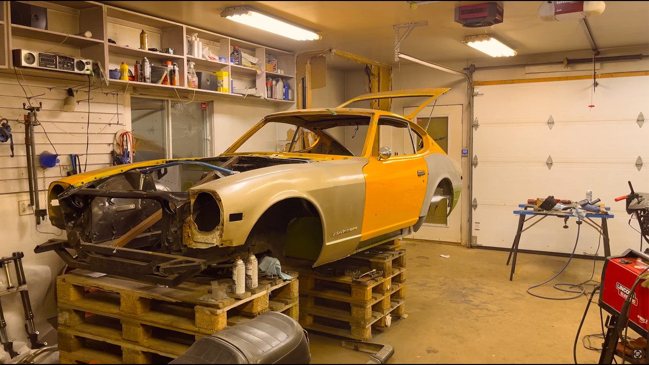 Datsun 240z Restoration - Rebuilding the Driver side Quarter Panel
