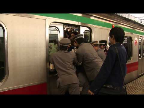 CAMPAIGN Japanese train station during rush hour HD