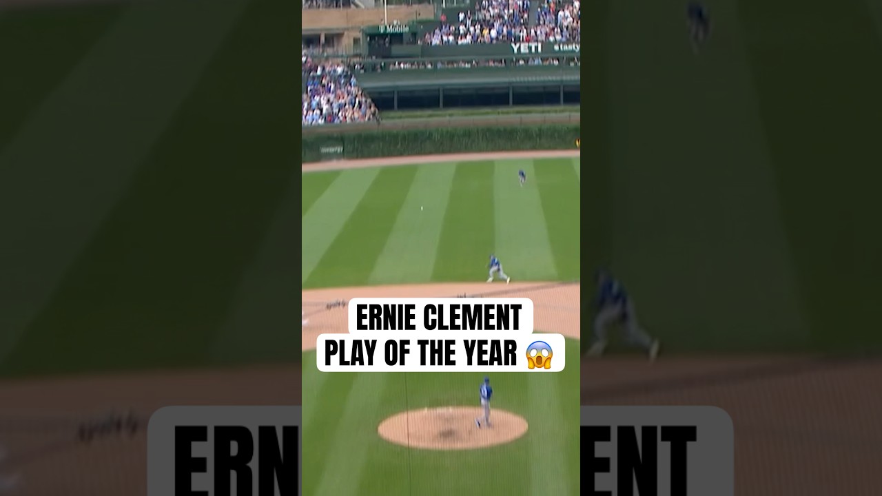 ERNIE CLEMENT JUST DID THAT 🤯 PLAY OF THE YEAR ‼️ #MLB #Toronto #BlueJays